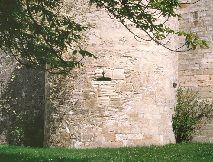 Zwingermauer mit Pulverturm