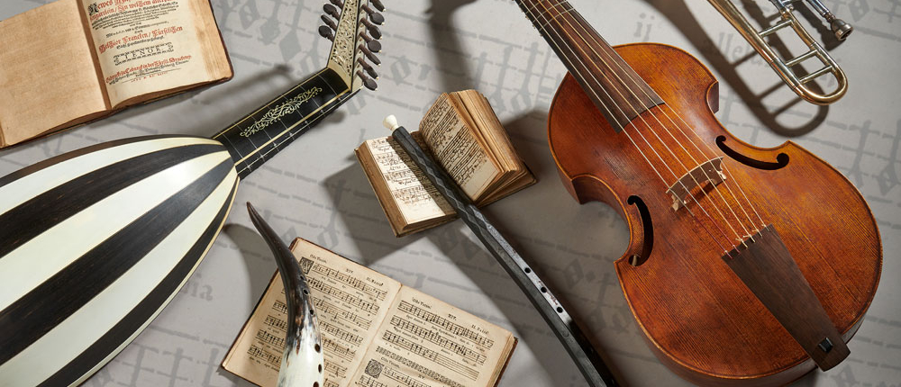 Szenographie mit historischen Musikinstrumenten und Kompositionen Melchior Francks (Kunstsammlungen der Veste Coburg; Landesbibliothek Coburg; Melchior-Franck-Kreis). Foto: Dieter Ertel.